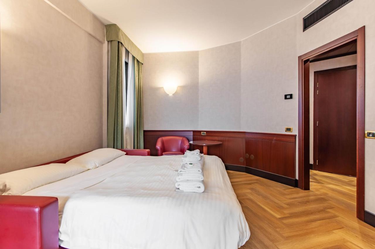 Hotiday Hotel Milano Turro Esterno foto